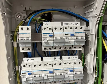 Electricista e Instalaciones eléctricas R&M – electricista en Badajoz