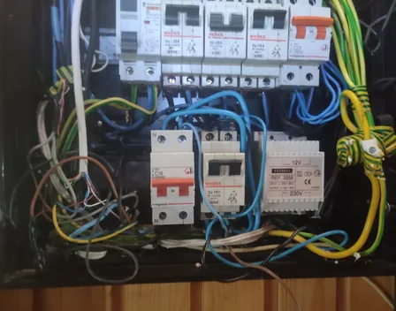 ELECTRICISTA PROFESIONAL – electricista en Colmenar Viejo
