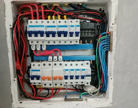 J.C soluções elétricas – electricista en Girona